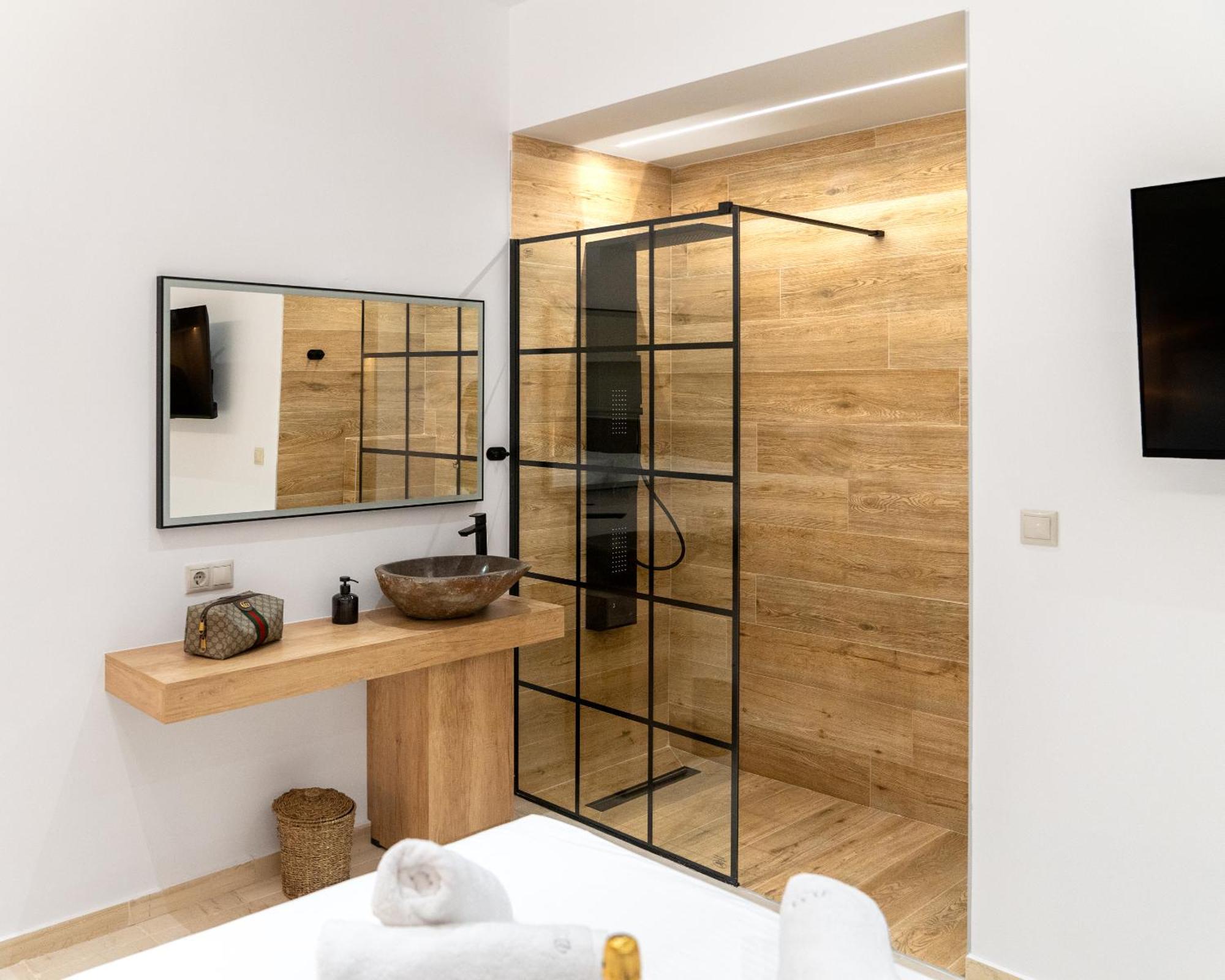 Luxury Suite In Downtown Ираклио Екстериор снимка